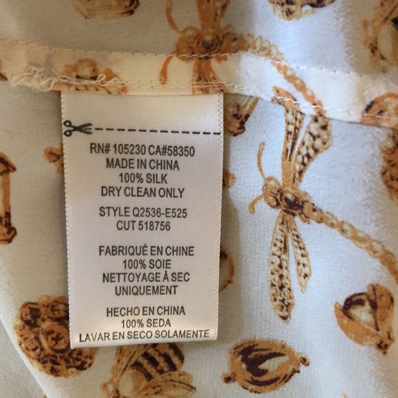 Beautiful like new Equipment button up blouse. Excellent condition. Size small - Picture 4 of 5